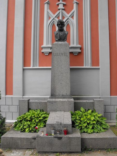 Tombstone of Joachim Lelewel, Na Rossie cemetery in Vilnius, as of 2013.