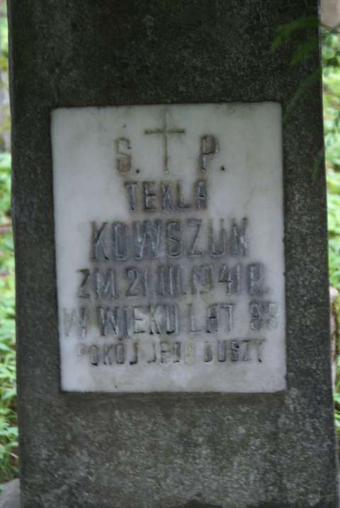 Inscription on the gravestone of Tekla Kowszun, Na Rossie cemetery in Vilnius, as of 2013