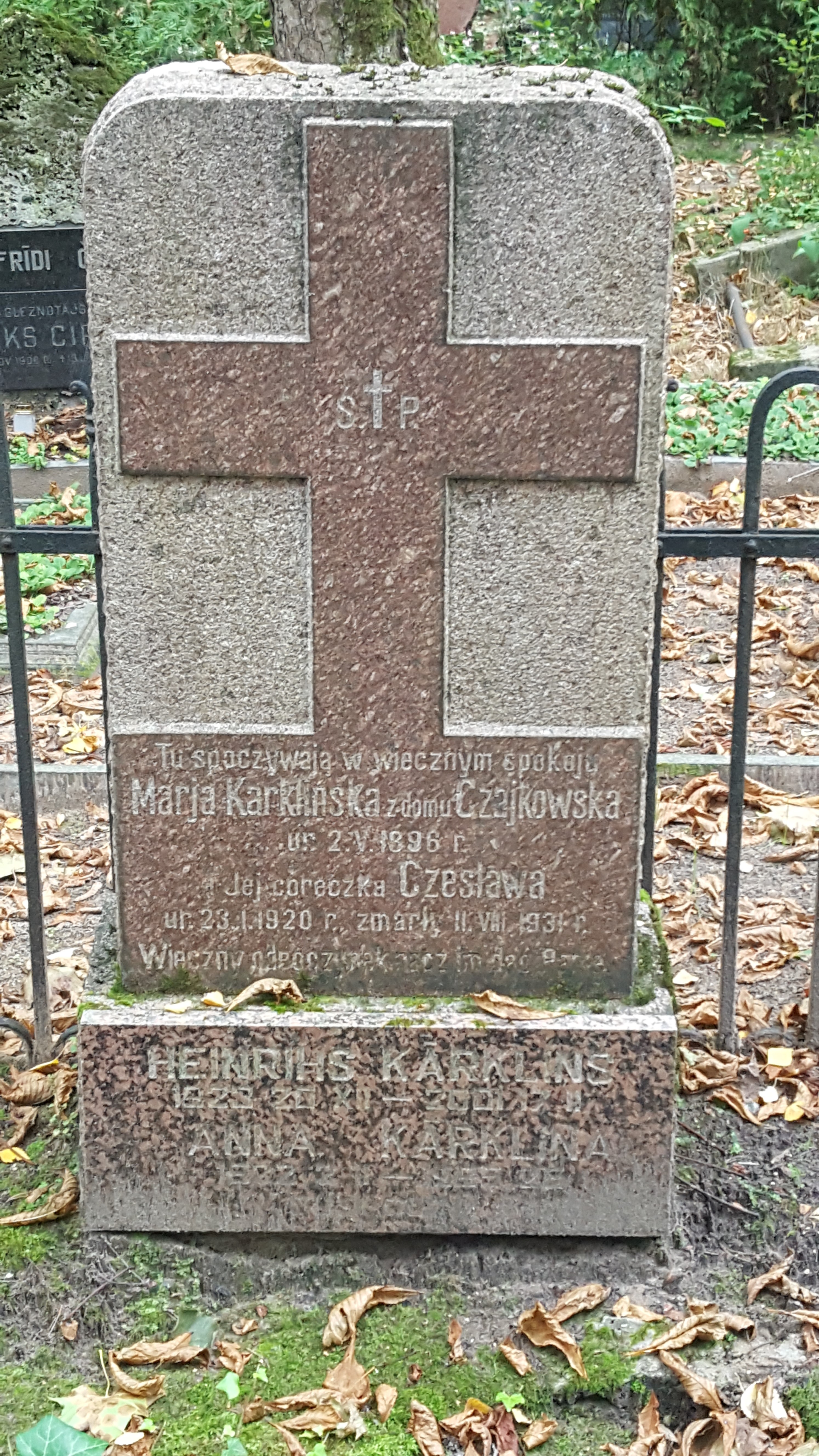 Tombstone of the Karklinski and Kārklins families, St Michael's cemetery in Riga, as of 2021.