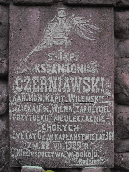 Fragment nagrobka Antoniego Czerniawskiego, cmentarz Na Rossie w Wilnie, stan z 2013 r.