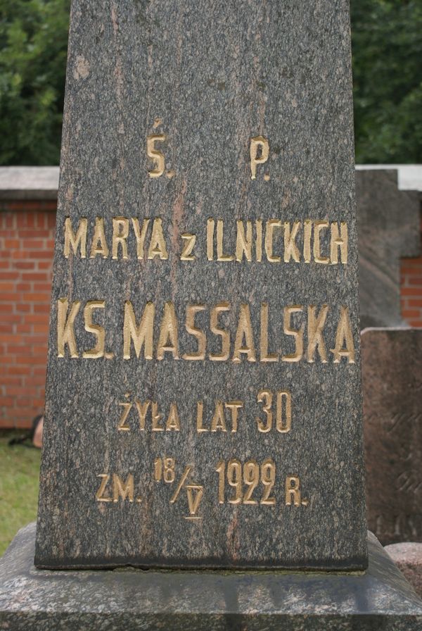 Fragment nagrobka Marii Massalskiej, cmentarz na Rossie, stan z 2013 roku