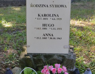 Nagrobek rodziny Syhowej, cmentarz w Karwinie Dołach