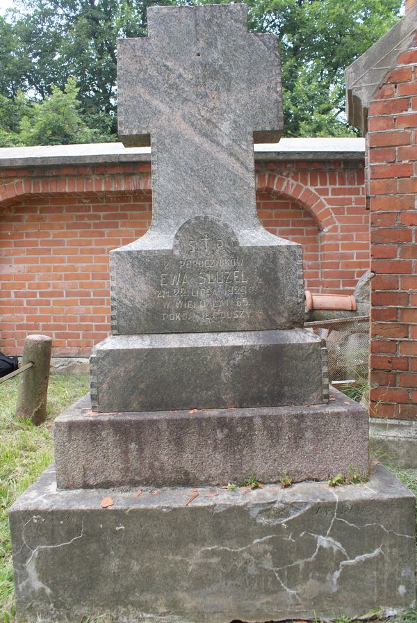 Tombstone of Ewa Sluzel, Ross cemetery, state of 2013