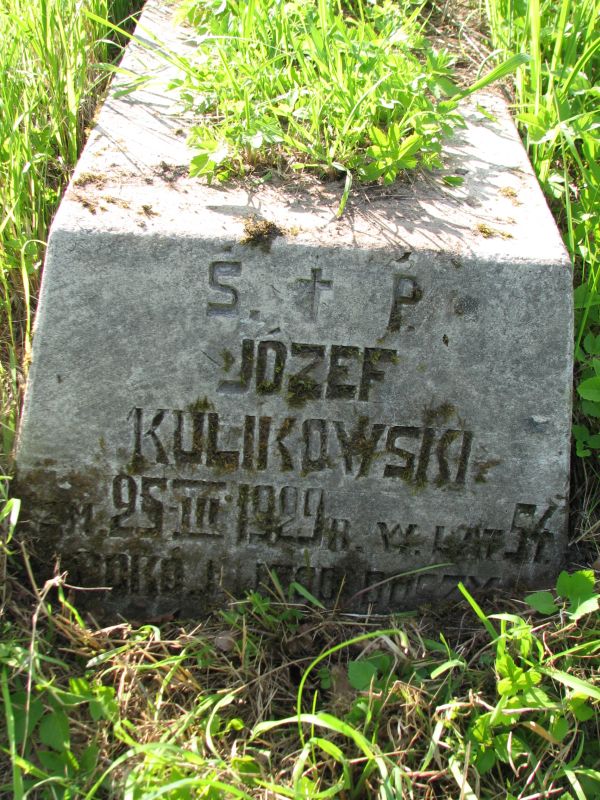 Надгробок Юзефа Куліковського на кладовищі Росса у Вільнюсі, станом на 2013 рік.