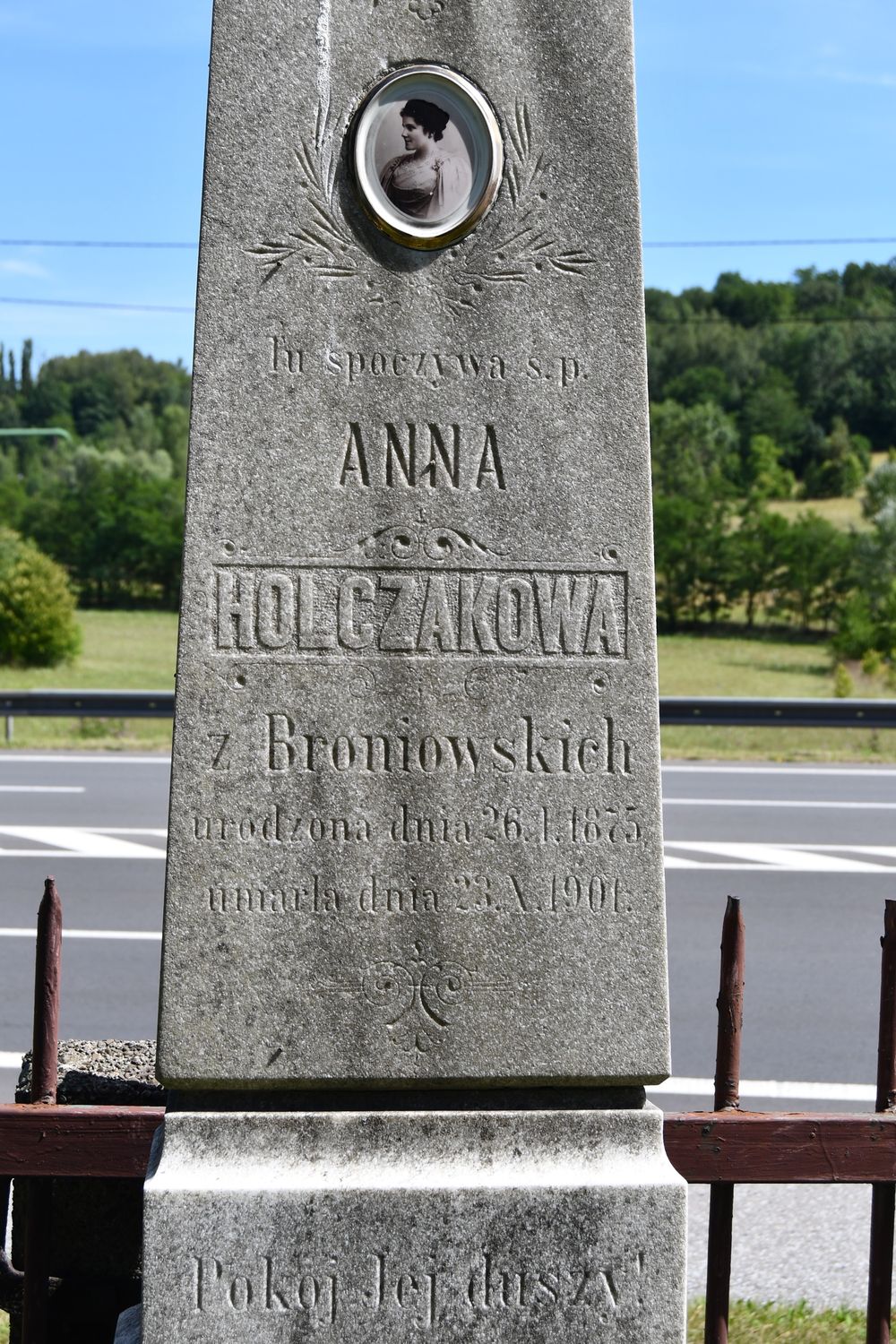 Photo montrant Tombstone of Anna Holczak