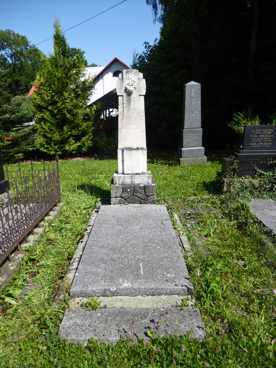 Tombstone of Oskar Klimsz from the cemetery of the Czech part of Těšín Silesia, as of 2022.