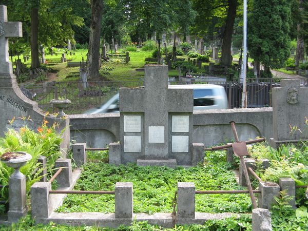 Grobowiec Anny Juszkiewcz i rodziny Łuczyńskich, cmentarz Na Rossie w Wilnie, stan z 2013 roku