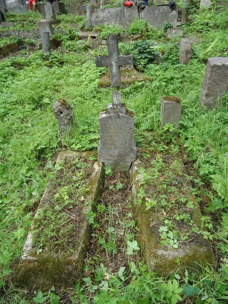 Tombstone of Józef, Kazia, Stasia and Wacia Kowalewskis, Rossa cemetery in Vilnius, as of 2013
