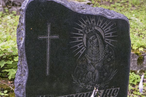 Fragment of the tombstone of Antoni and Michal Vishnevsky, Na Rossie cemetery in Vilnius, as of 2013.