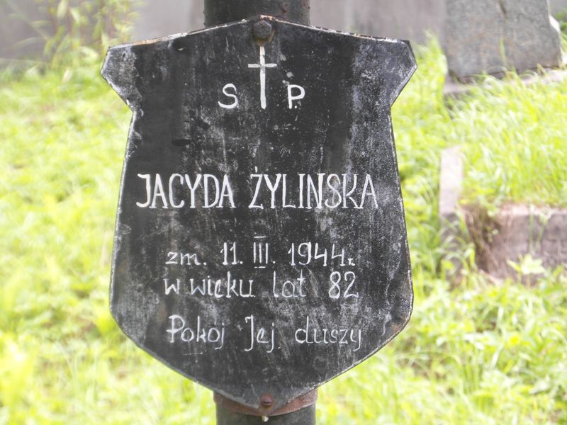 Fragment of the gravestone of Jacyda Zylinska, Rossa cemetery in Vilnius, state of 2014