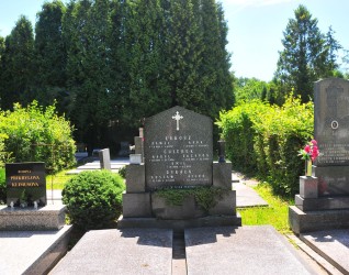 Nagrobek rodzin Łukosz, Chlebek, Rykała