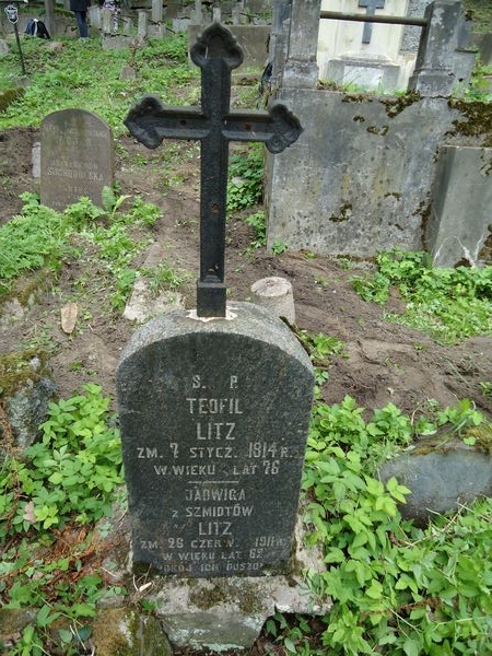 Tombstone of Jadwiga and Teofil Litz, Ross Cemetery in Vilnius, as of 2013