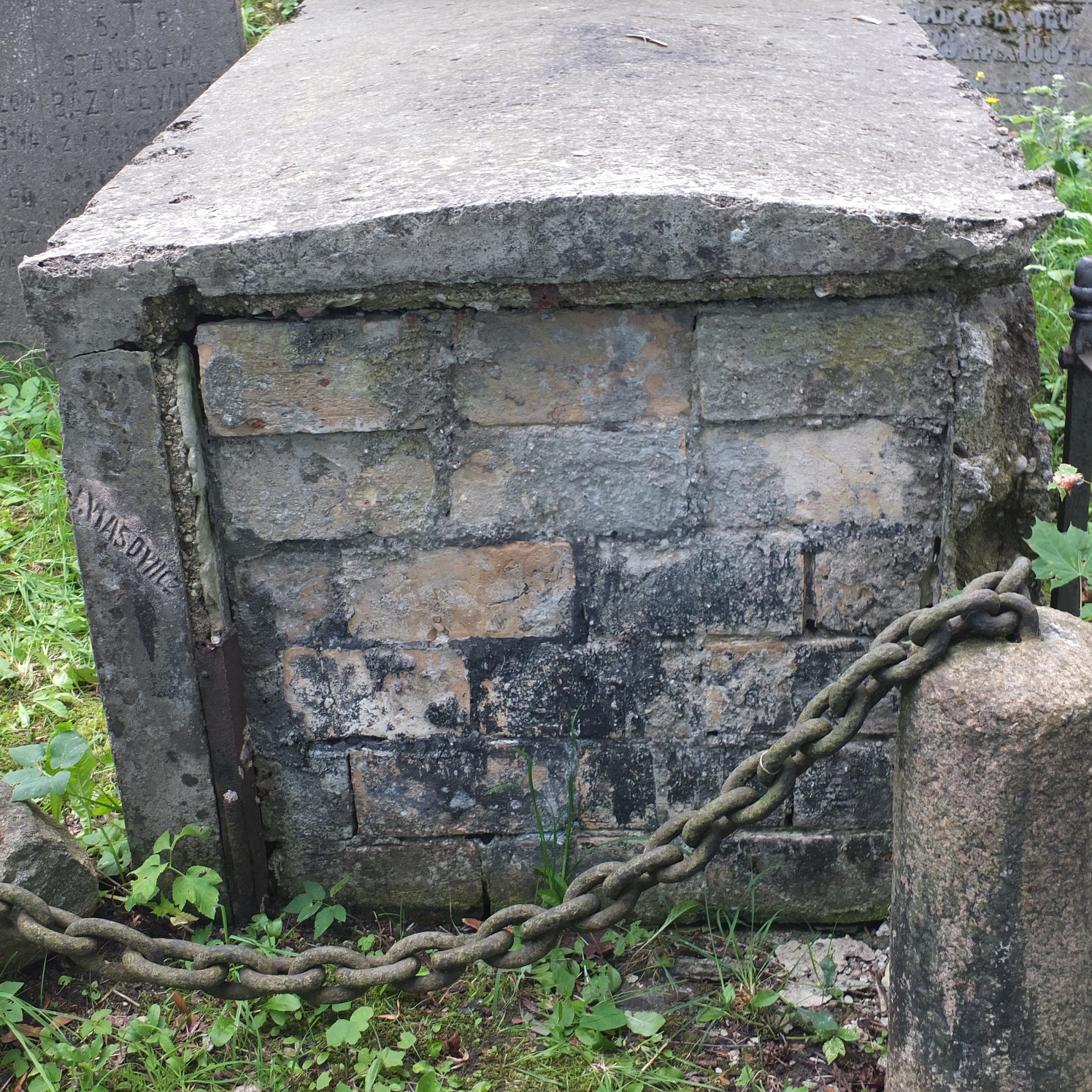Grobowiec Stanisława i Zofii Juszkiewiczów, cmentarz Na Rossie w Wilnie, stan z 2013 r.