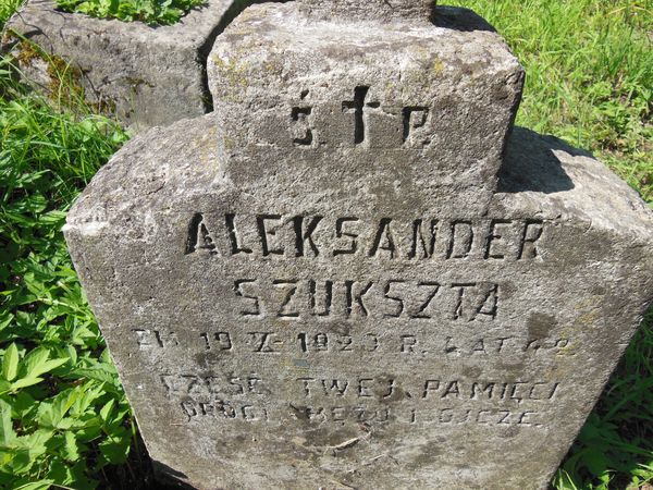 Inscription on the pedestal of the gravestone of Aleksandr Shukszty, Na Rossie cemetery, Vilnius, 2015