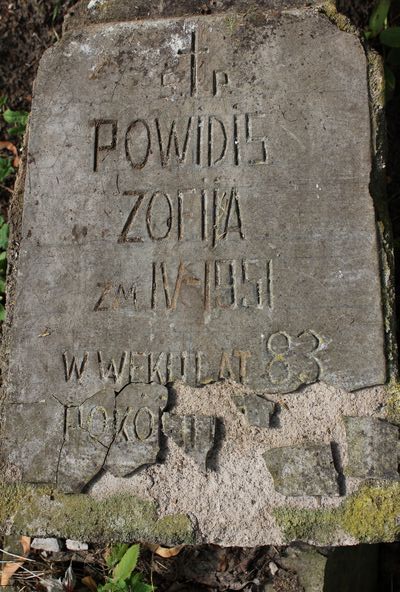 Inscription on the gravestone of Sophia Powidis, Na Rossie cemetery in Vilnius, as of 2013