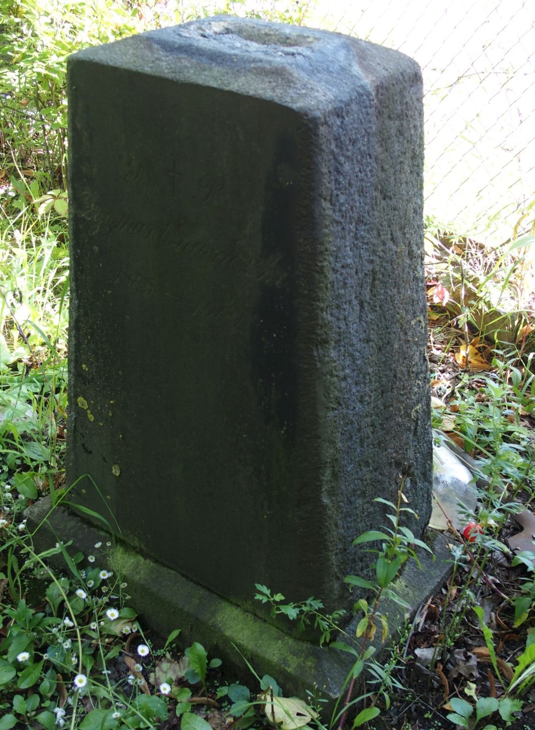 Tombstone of Zygmunt Zawadzki, St Michael's cemetery in Riga, as of 2021.
