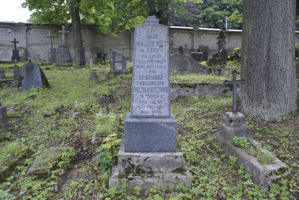Tombstone of the Wojskiewicz family, Na Rossie cemetery in Vilnius, as of 2013.