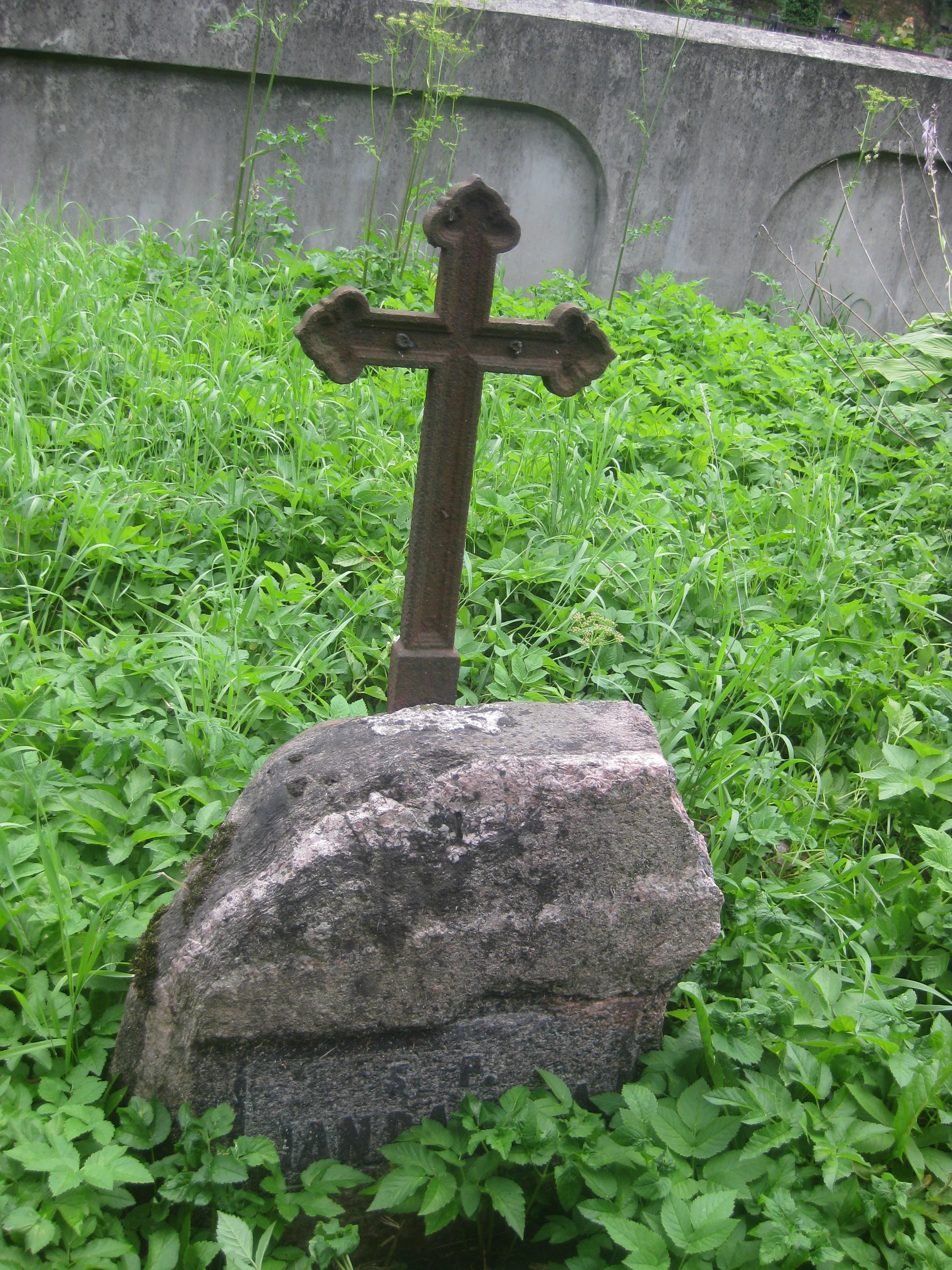 Tombstone of Jan Bakša, Rossa cemetery in Vilnius, state of 2013
