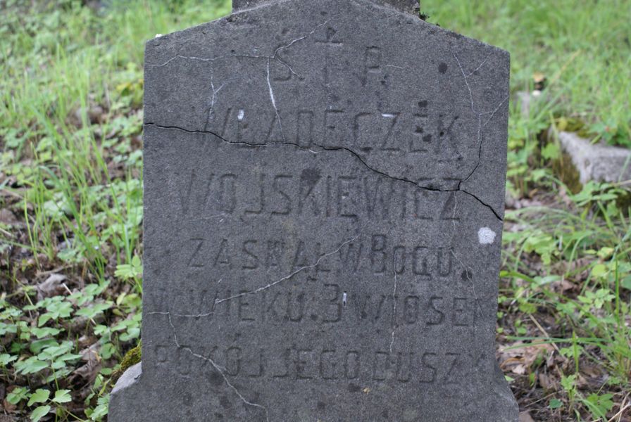 Inscription from the gravestone of Wladyslaw Wojskiewicz, Na Rossie cemetery in Vilnius, as of 2013.