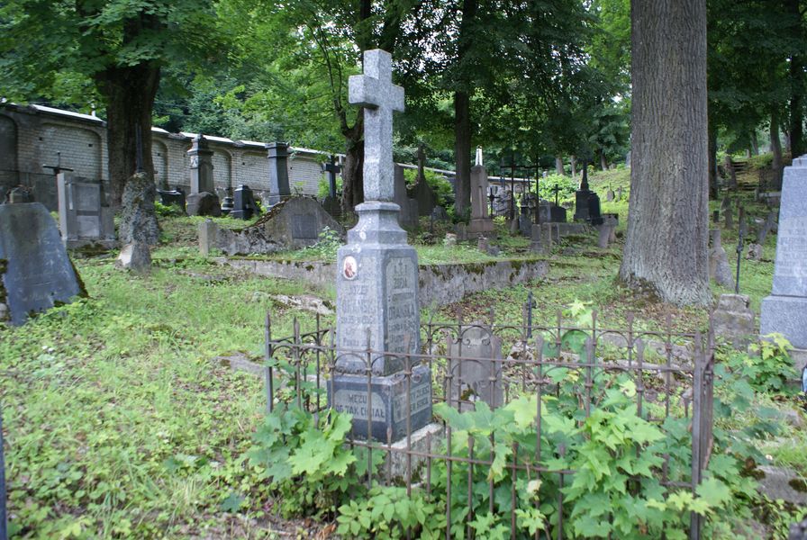 Nagrobek Zofii i Józefa Orańskich, cmentarz Na Rossie w Wilnie, stan z 2013 r.