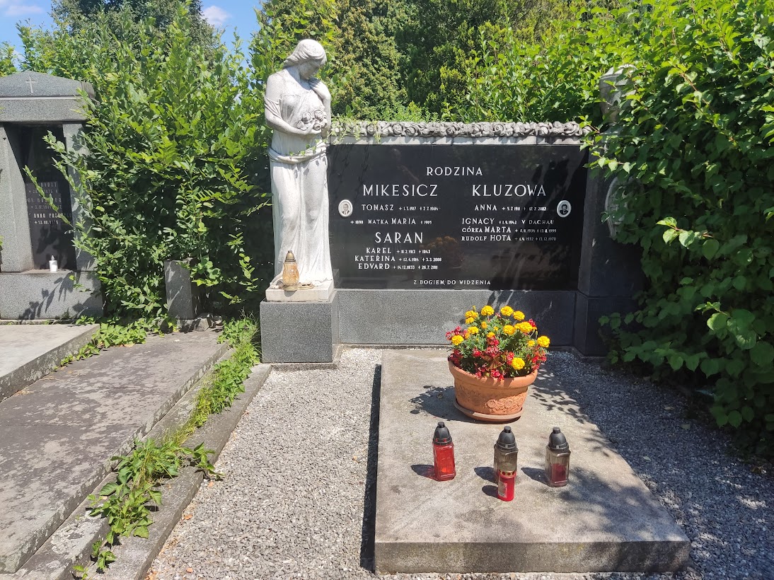 Tombstone of the Mikesicz and Kluzow families