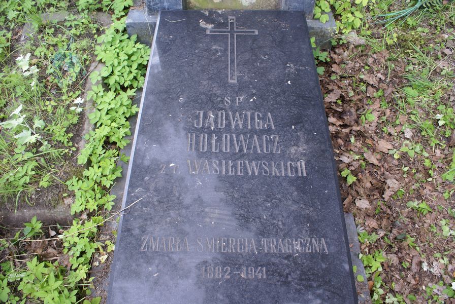 Fragment nagrobka Jadwigi Hołowacz, cmentarz Na Rossie w Wilnie, stan z 2013 r.