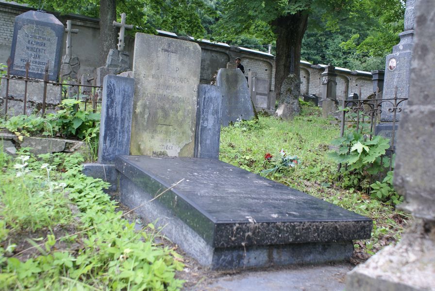 Tombstone of Jadwiga Hołowacz, Na Rossie cemetery in Vilnius, as of 2013.