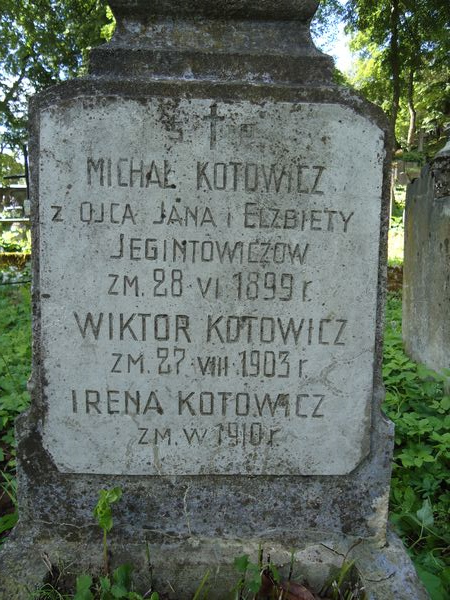 Inskrypcja na nagrobku Ireny, Michała i Wiktora Kotowiczów, cmentarz na Rossie w Wilnie, stan z 2013