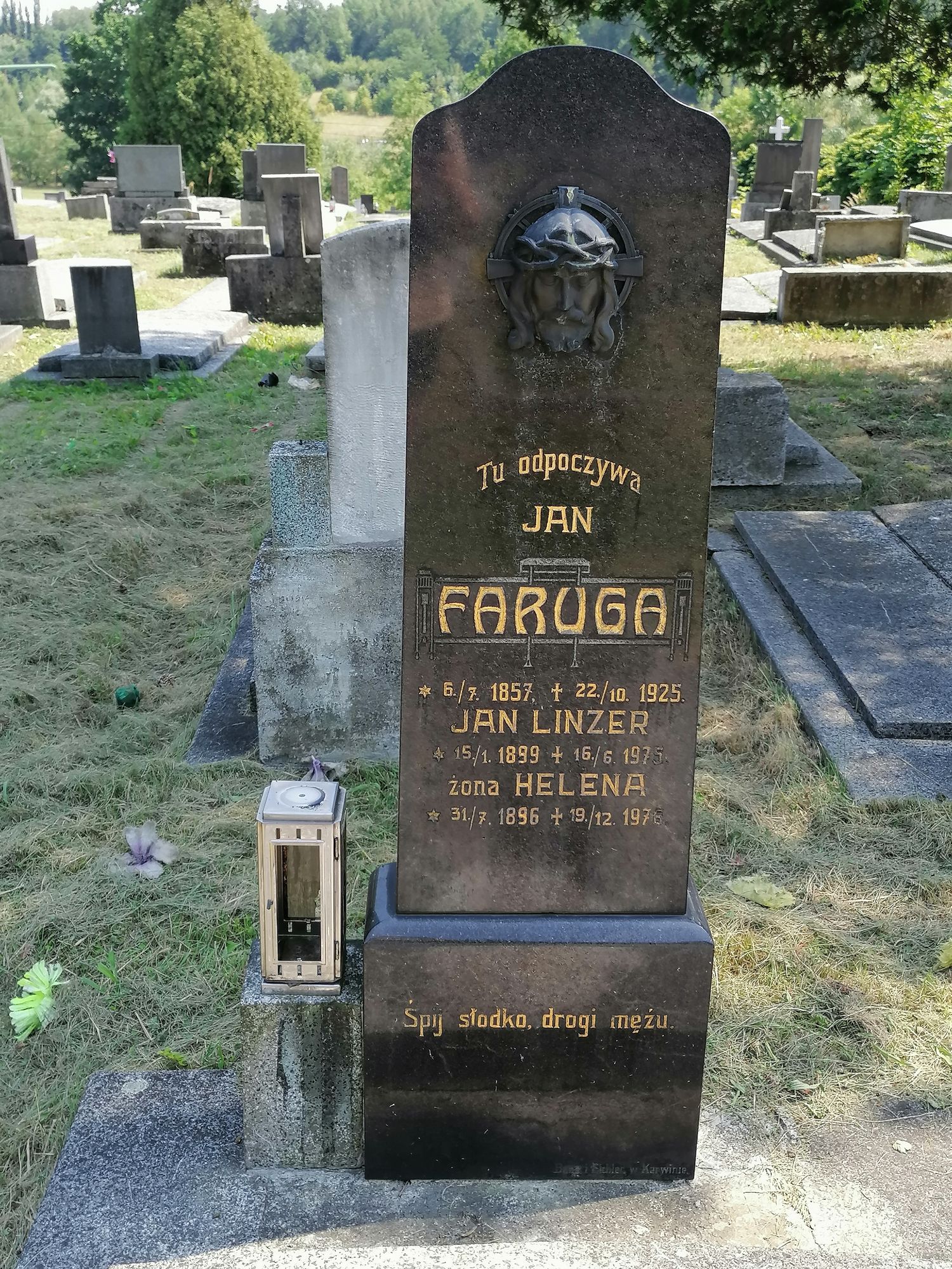 Tombstone of Jan Faruga, Jan and Helena Linzer, cemetery in Karviná Doły, state 2022