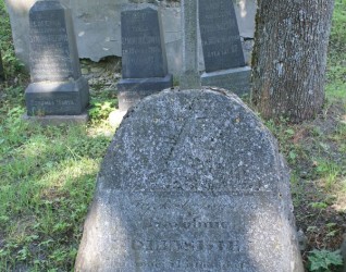 Nagrobek Karoliny Dolińskiej, cmentarz na Rossie w Wilnie, stan z 2013 r.