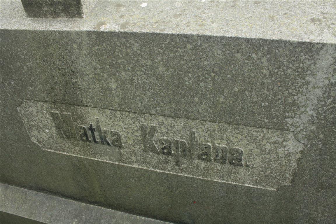 Fragment nagrobka Franciszki Kluczyńskiej, cmentarz Na Rossie w Wilnie, stan z 2013 r.
