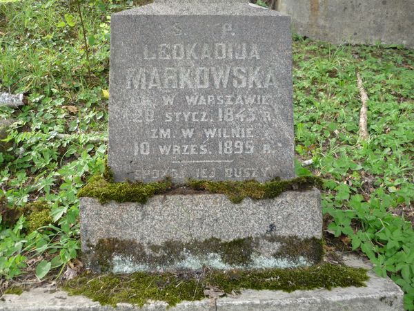 Напис на надгробку Леокадії та Генрика Марковських на кладовищі Росса у Вільнюсі, станом на 2013 рік