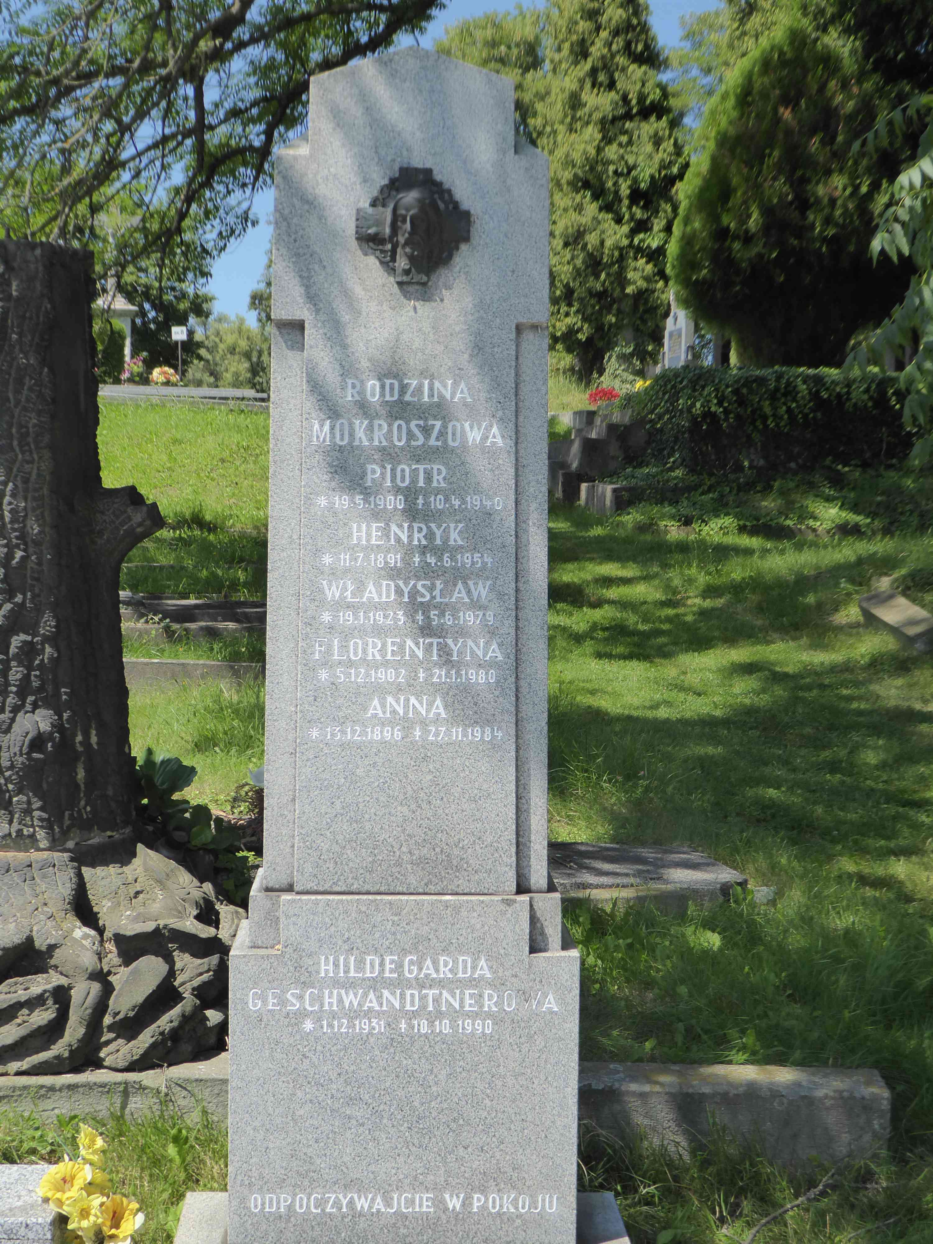 Fotografia przedstawiająca Tombstone of the Mokroszová family, Hildegard Geschwandtner and Poledník Jindřich
