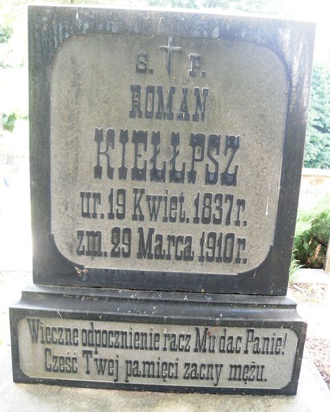 Fragment nagrobka Romana Kiełłpszy, cmentarz na Rossie w Wilnie, stan z 2013