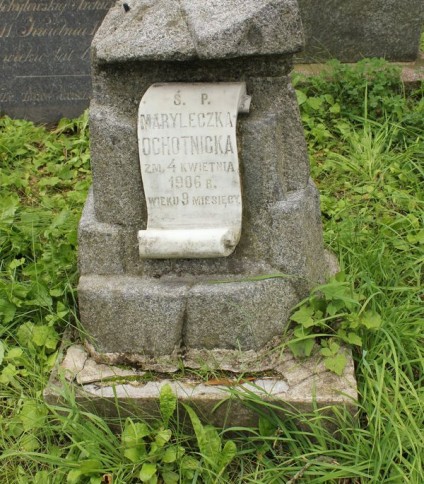Nagrobek Maryli Ochotnickiej, cmentarz Na Rossie w Wilnie, stan z 2013 r.