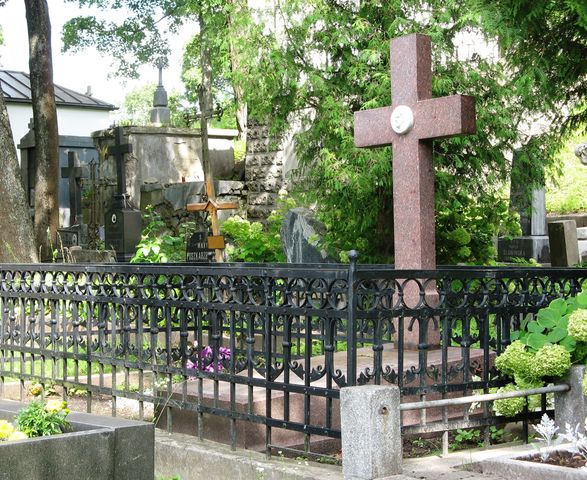 Tombstone of Andrzej and Maria Buterlewicz, Ross Cemetery in Vilnius, as of 2013