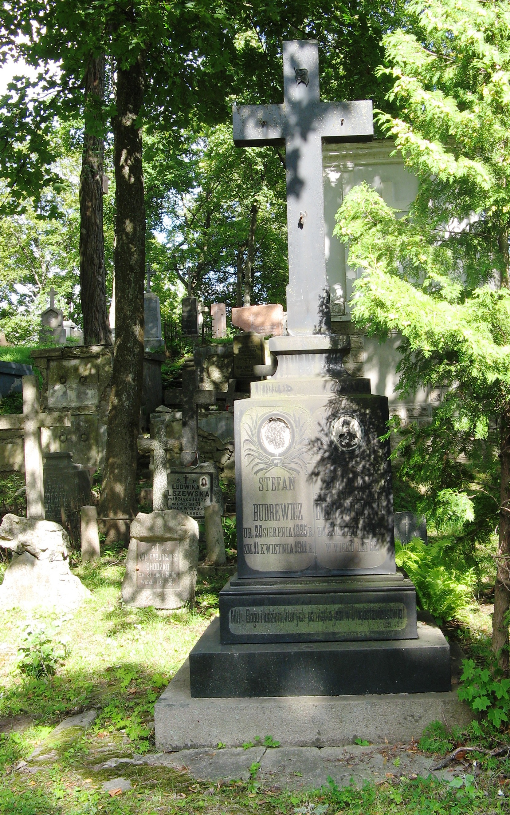 Grobowiec Malwiny i Stefana Budrewiczów, cmentarz na Rossie w Wilnie, stan z 2013