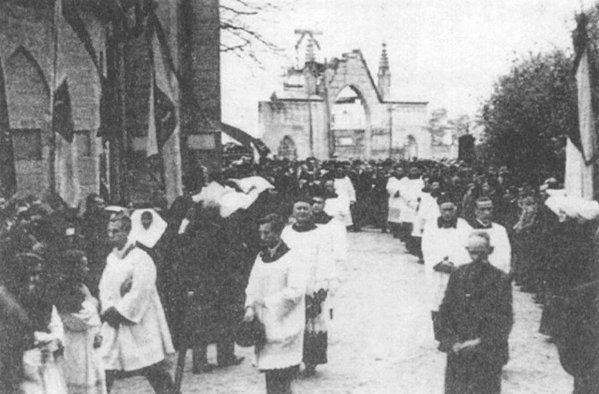 Cmentarz Mikuliniecki w Tarnopolu, pogrzeb lata 30. XX w.
