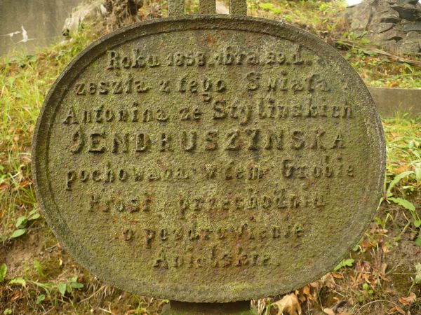 Inskrypcja nagrobka Antoniny Jendruszyńskiej, cmentarz Na Rossie w Wilnie, stan z 2013