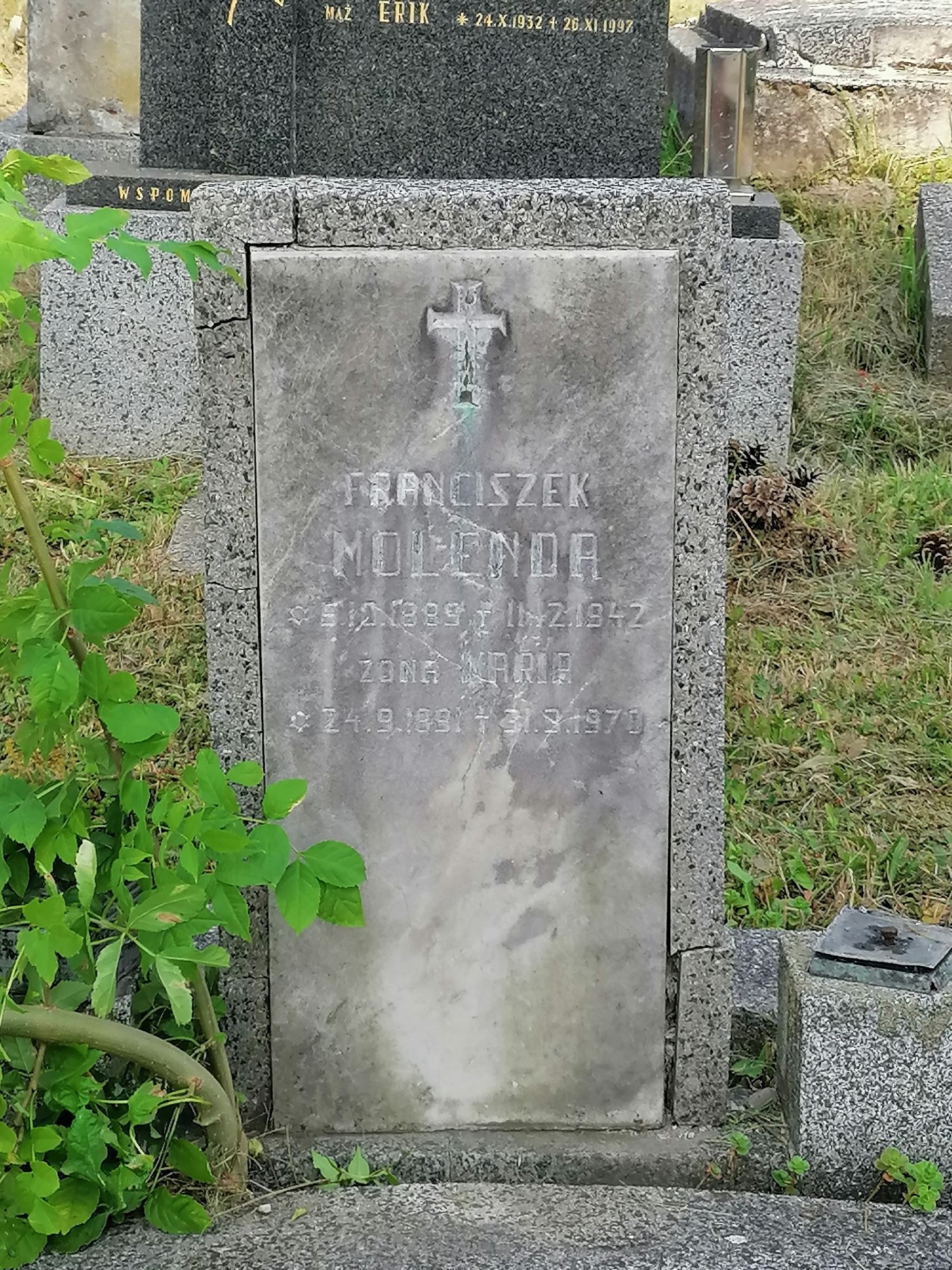 Tombstone of František and Maria Molenda, Karviná Doly cemetery, state 2022