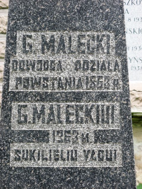 Fragment nagrobka Anny Maleckiej, Gaspara Maleckiego, Gražiny Vaitkevičienė, Antanasa Vaitkevičiusa, cmentarz na Rossie w Wilnie, stan z 2013
