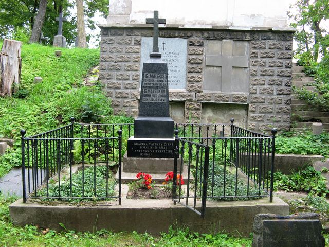Nagrobek Anny Maleckiej, Gaspara Maleckiego, Gražiny Vaitkevičienė, Antanasa Vaitkevičiusa, cmentarz na Rossie w Wilnie, stan z 2013
