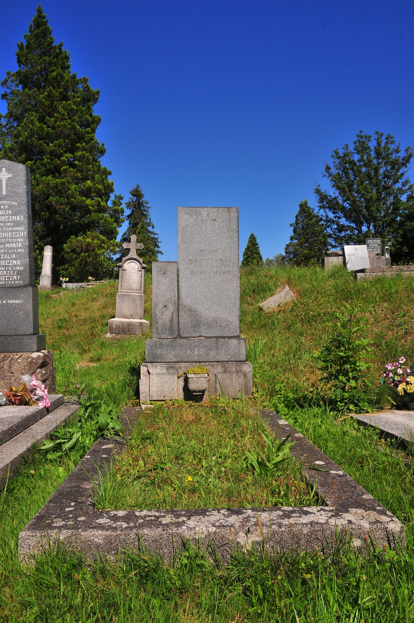 Tombstone of Jozef Paździor, cemetery in Karviná Doły, state 2022