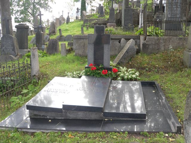 Tombstone of František, Janina and Maria Aniskevicius, Rasos cemetery in Vilnius, as of 2013