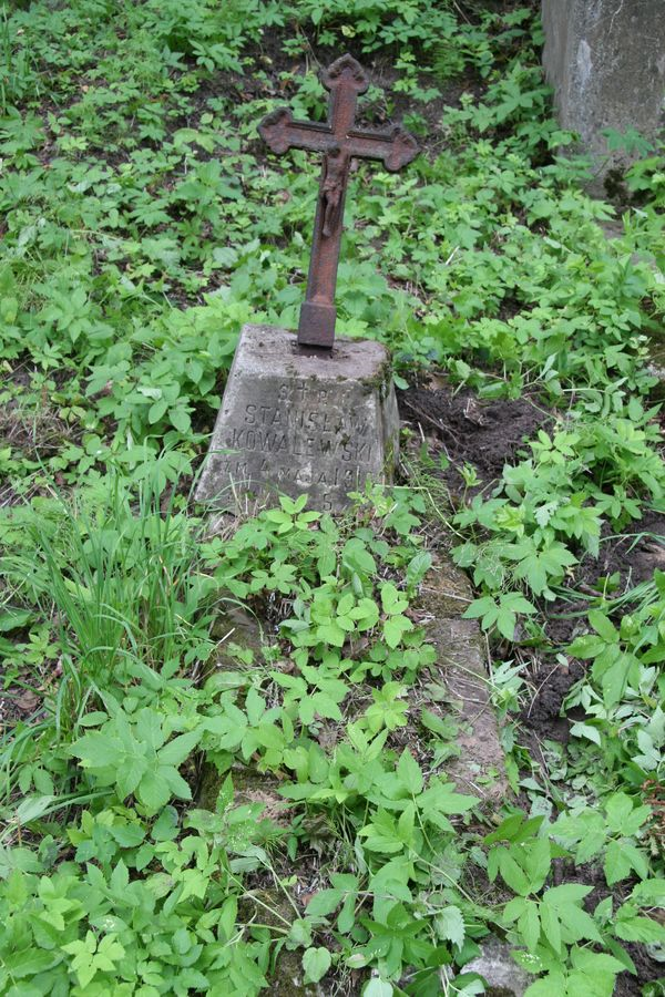 Tombstone of Stanislaw Kowalewski, Ross Cemetery in Vilnius, 2013