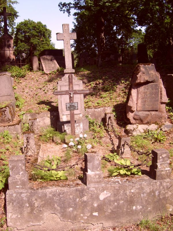 Tombstone of Anastasia and Bronislaw Luczynski, Ross Cemetery in Vilnius, as of 2013.