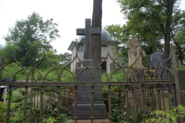 Tombstone of Ewelina and Kamila Korska, Na Rossie cemetery in Vilnius, as of 2013