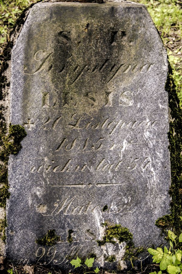 Fragment of the gravestone of Krystyna and Mateusz Lesis, Na Rossie cemetery in Vilnius, as of 2013.