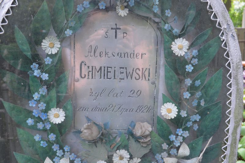 Napis z nagrobka Aleksandra Chmielewskiego
