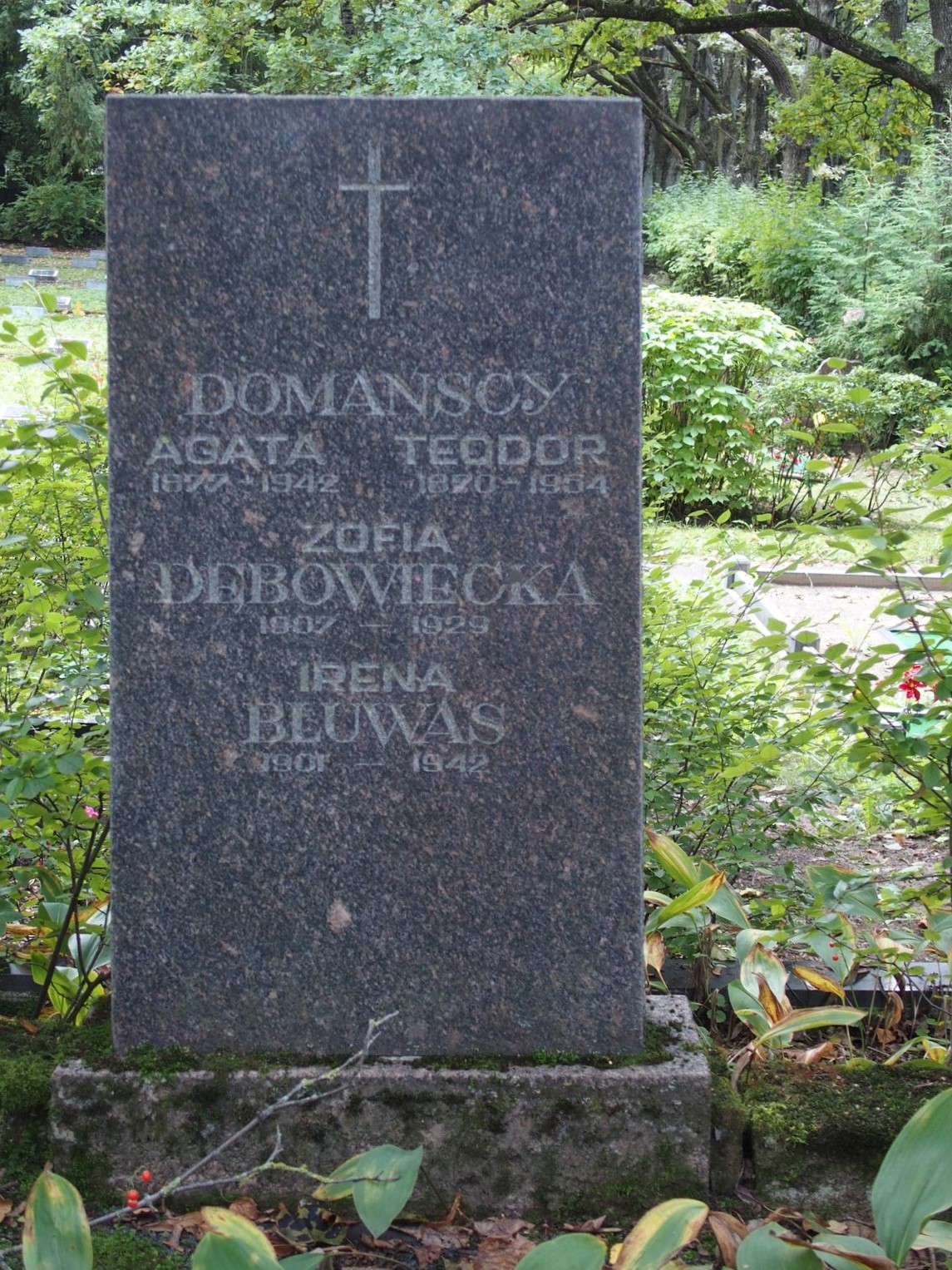 Tombstone of Irena Bluwas, Zofia Debowiecka, Agata Domanska and Teodor Domansky, St Michael's cemetery in Riga, as of 2021.